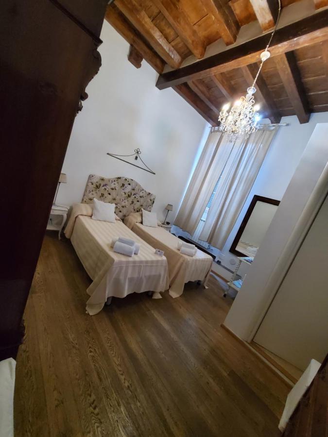 Отель Residenza Centro Storico Лукка Экстерьер фото